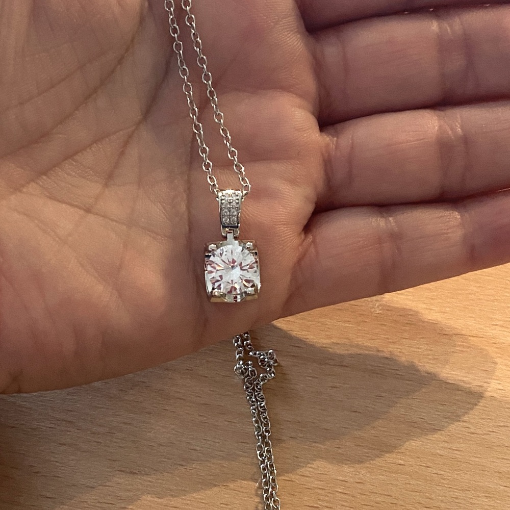 The Legacy 925 White Sapphire Solitaire necklace - Picture 8 of 9